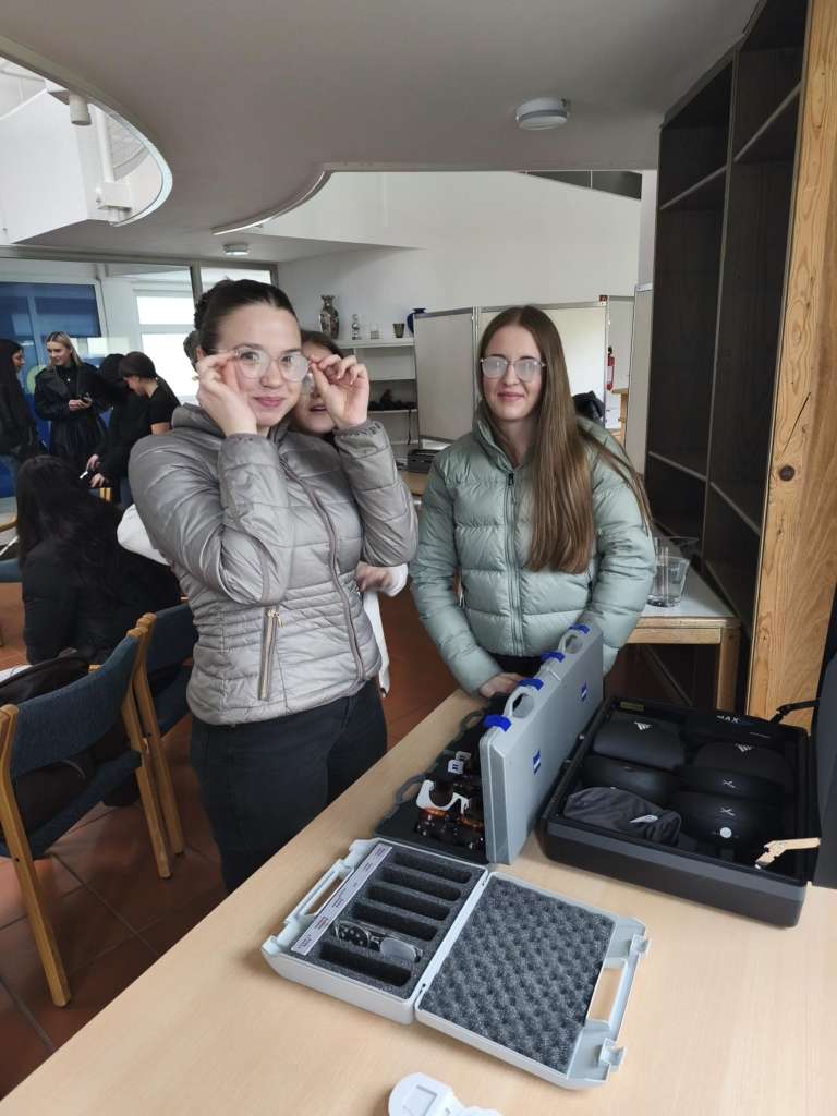 Frühstück im Dunkeln